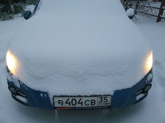 Фото наших автомобилей | 21 октября 2014 Целый день шел снег .. К зиме был готов щетка в салоне и зимняя резина на тапках.