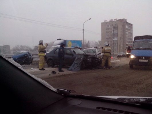 ДТП в Череповце | Фото из ВК , не все машины видны в кадре .