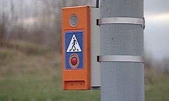 Светофоры, знаки, разметка, дороги (2014) | Чёт не вижу коробочки ( с кнопками) на столбе Типа такой