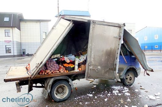 ДТП в Череповце | Газельку с мандаринами вчера на Северном нормально размотало )