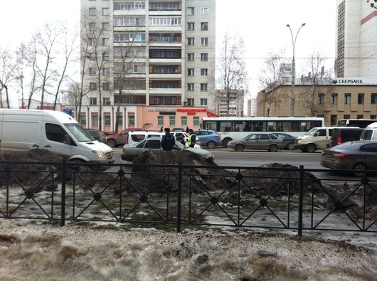 Вологда. Рейды ГИБДД | Одной занятой полосы мало,на второй тормозят(Ленингр петина)