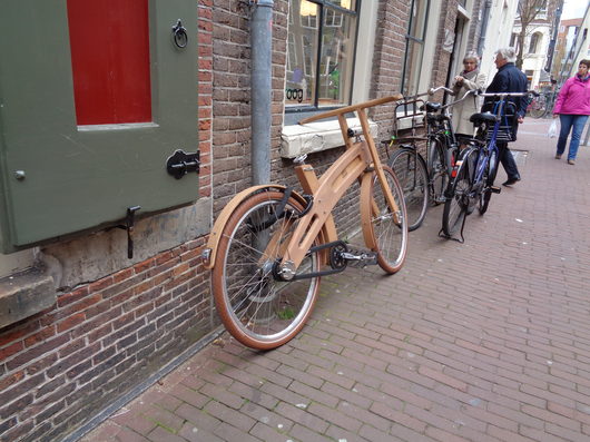 Изобретая велосипед | Деревянный велосипед 21 века в Амстердаме.