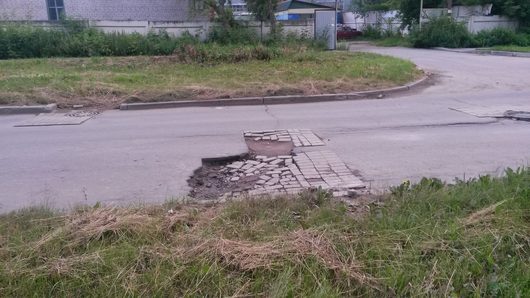 Ремонт дворов и городских дорог. Сезон 2015 | Отправил жалобу по поводу вот этого безобразия на Разина, посмотрим, сделают ли