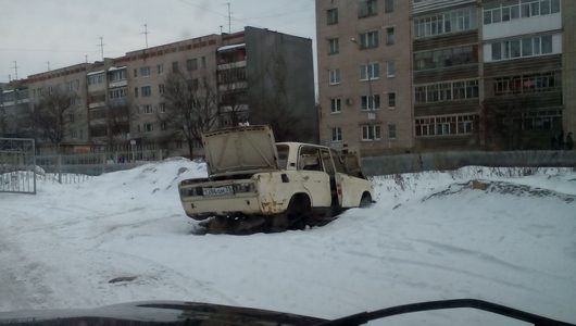 Вологда. "Подснежники" или бесхозные машины | Парковка