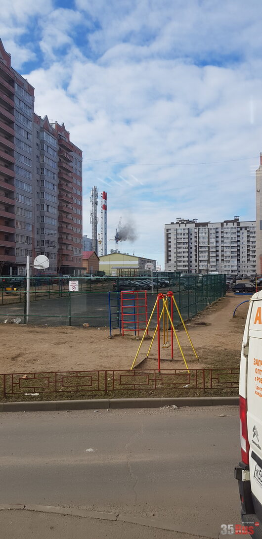 Внимание, ПОЖАР! А также, меры пожарной безопасности и т.п | Утречком на Возрождения полыхнула кабина крана.