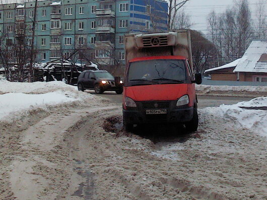 Чёрный список | Вот наверное сюда Перегородил въезд на Панкратова 80 стоит со вчерашнего дня н105ра 790 может так и надо 